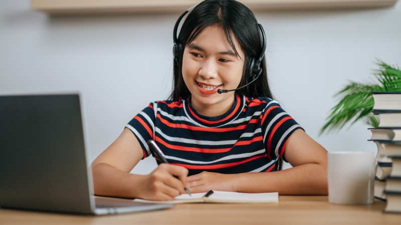 How the Character 闻 Changed its Usage Over the Centuries