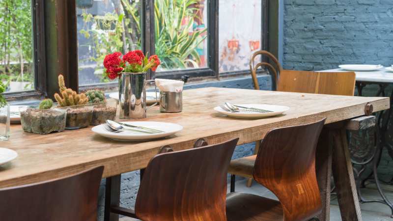 From Rustic Tables to Modern Minimalism: How Furniture Defines Cuisine